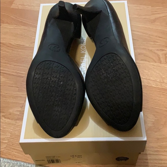 NWOT black women’s peep toe heels - Picture 6 of 8